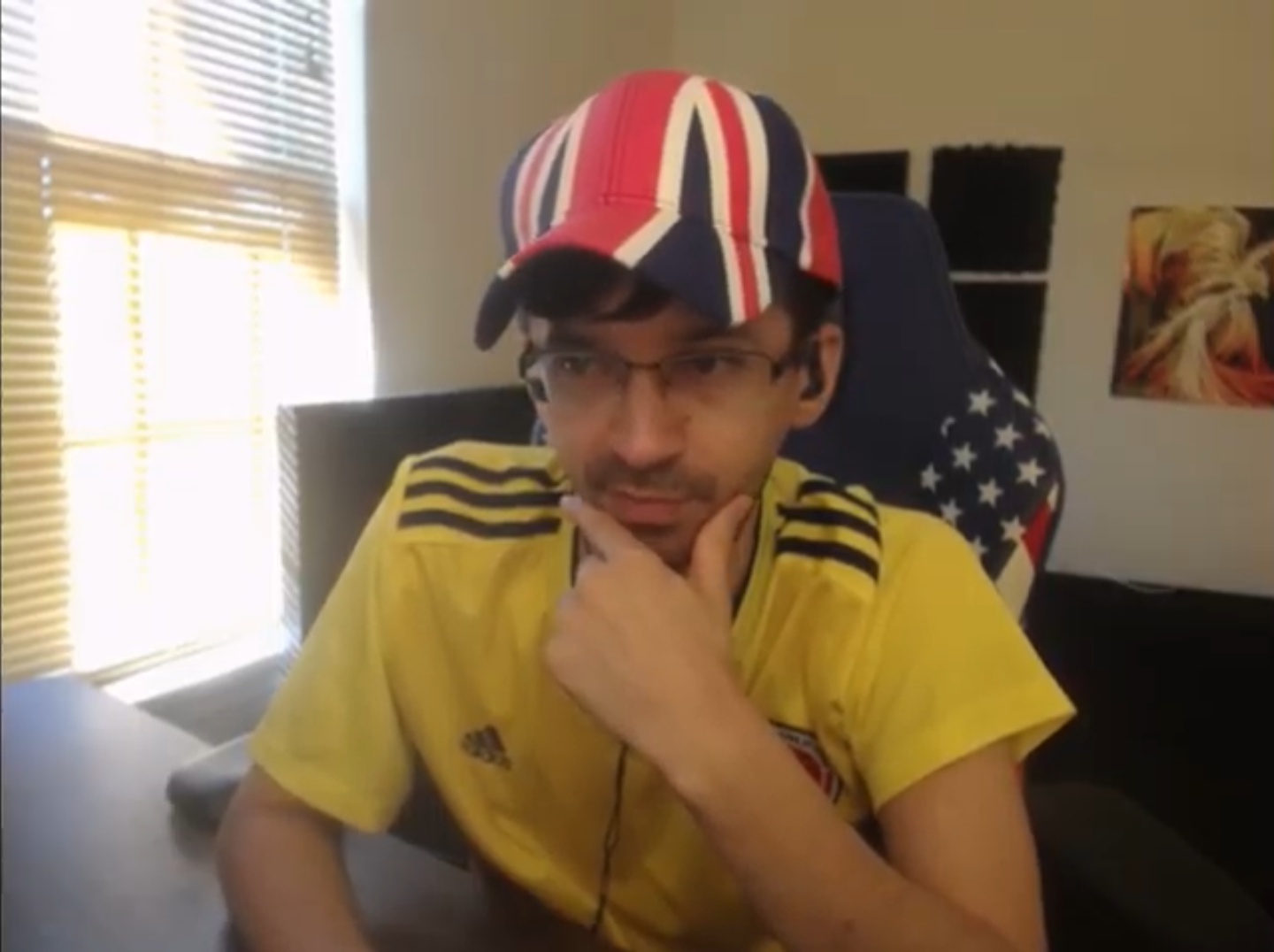avilohat.png