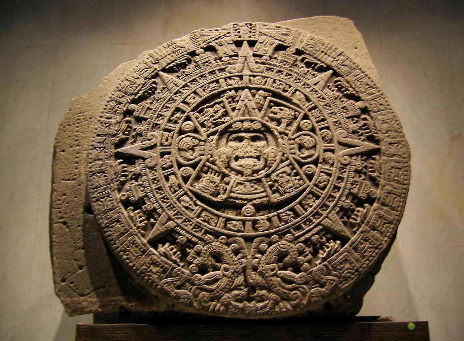 aztec-sun-stone-56a025993df78cafdaa04c1d.jpeg