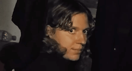 b96b7785-e6fb-4a7e-9153-3bd961410069-gif.2340859