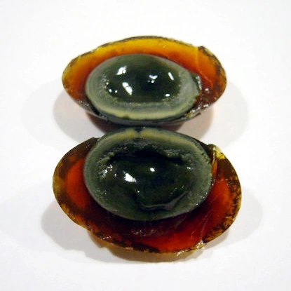 Century_egg_sliced_open.webp