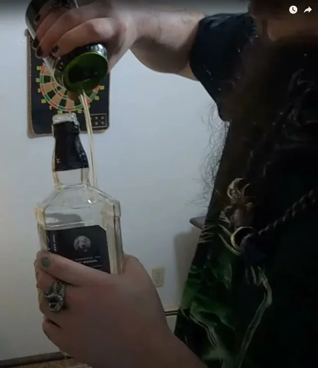cobes pour.webp