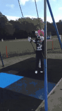 d22a57f3b5350b514cf6b3288109ce4bc00653e7_hq.gif