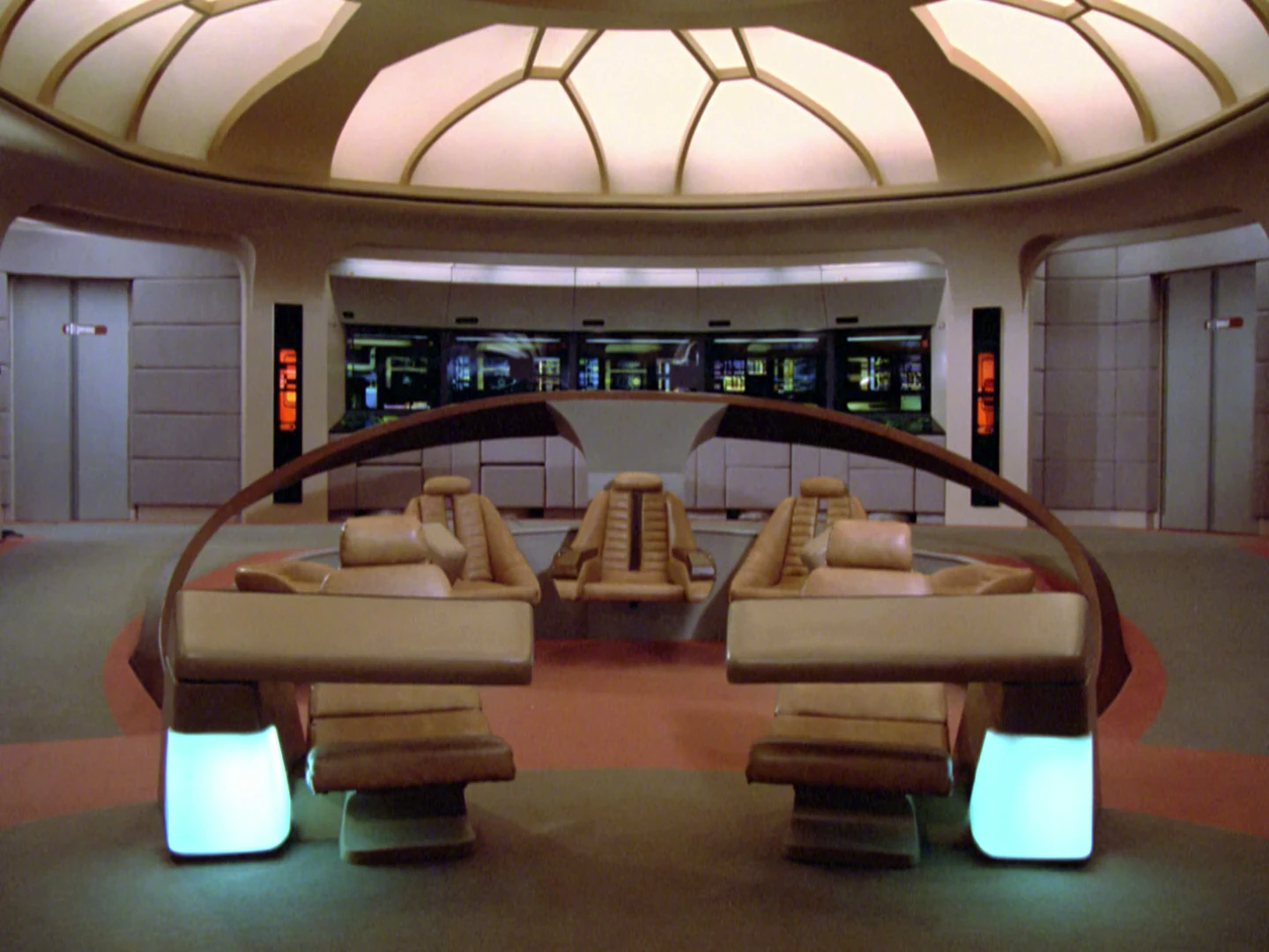 Galaxy_bridge_empty,_2364.webp