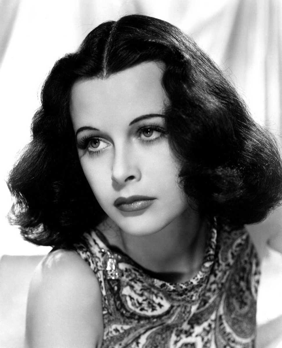 hedy bored.jpeg