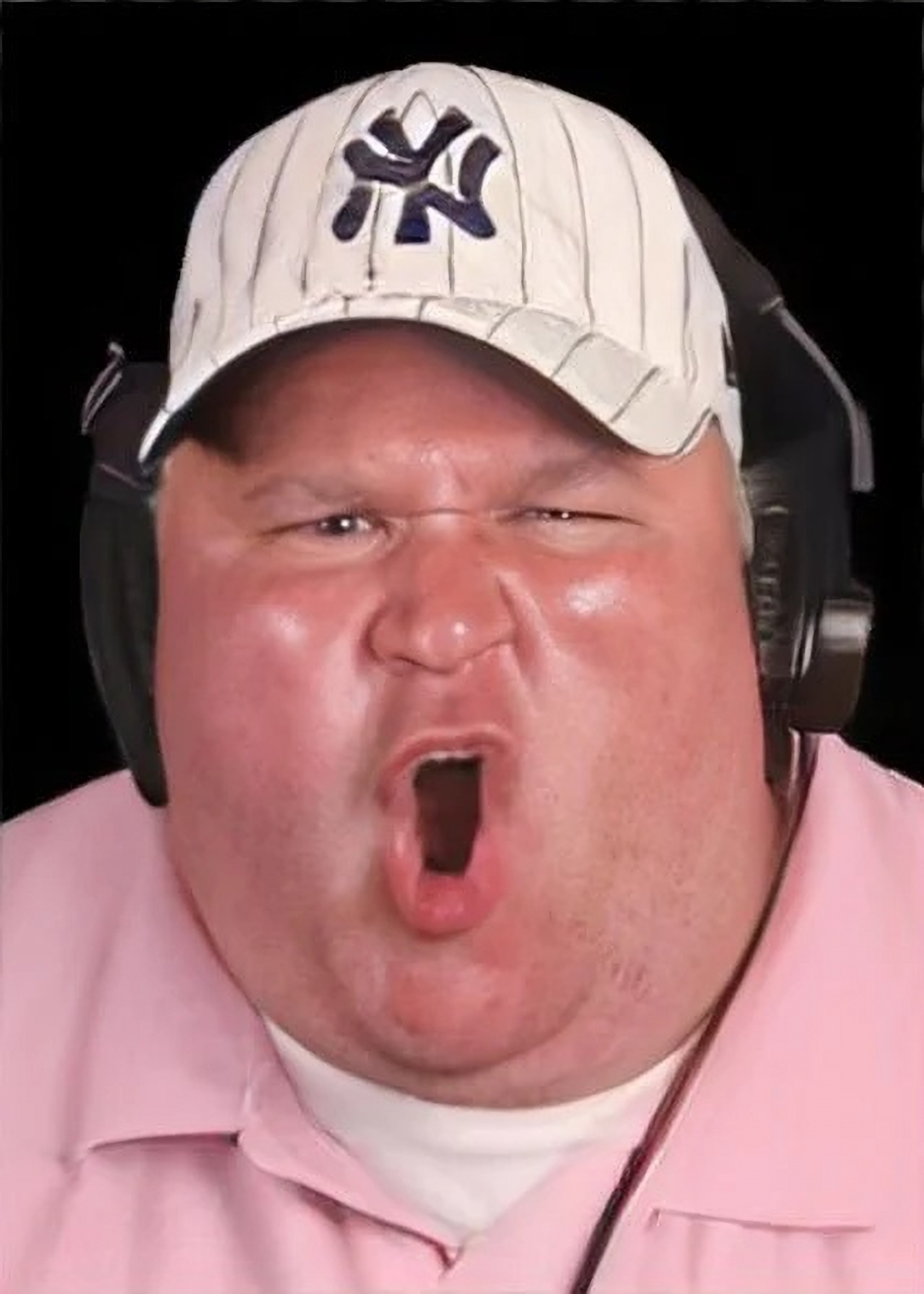 HOLLERIN'.jpeg