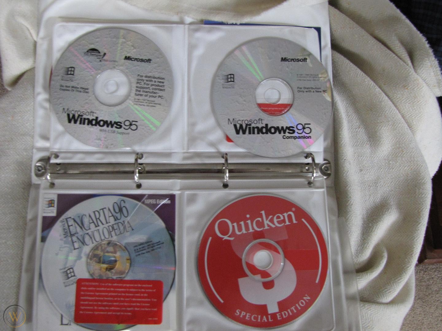 ibm-aptiva-mutimedia-cd-package-1996_1_93a1ebff51b1551a985cb1c9fafbe533 (2).jpg