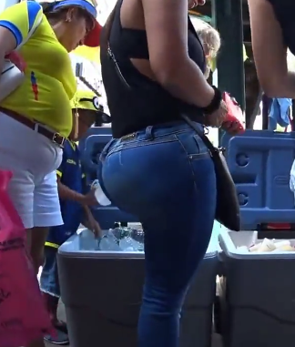 Liveleak com   Butt implants gone wrong.png