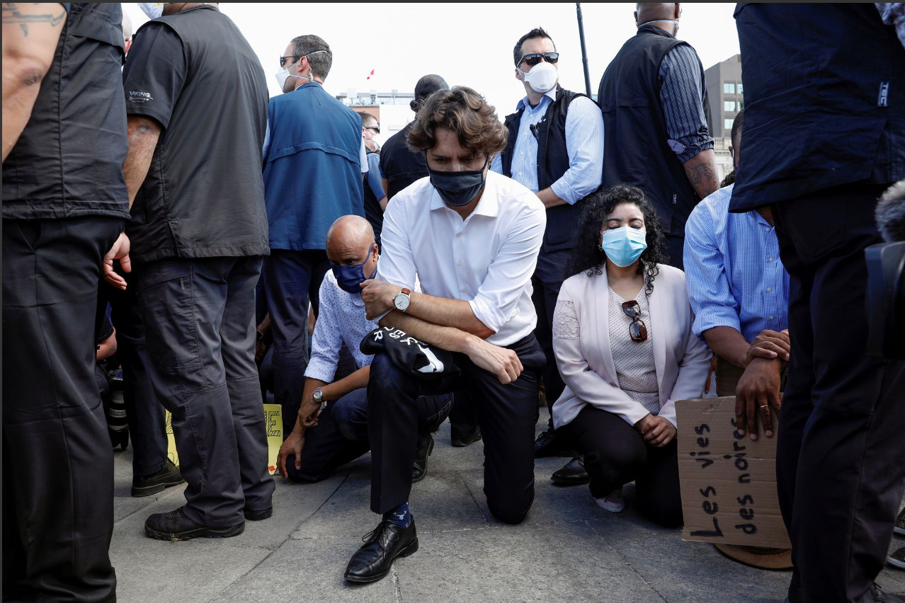 Screenshot_2020-06-05 Trudeau takes a knee in Ottawa as anti-racism protests unfold across cou...jpg