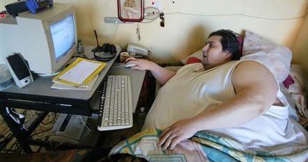 slob_on_computer.jpg