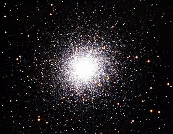 The_Great_Globular_Cluster_in_Hercules_-_M13.by_NASA.webp