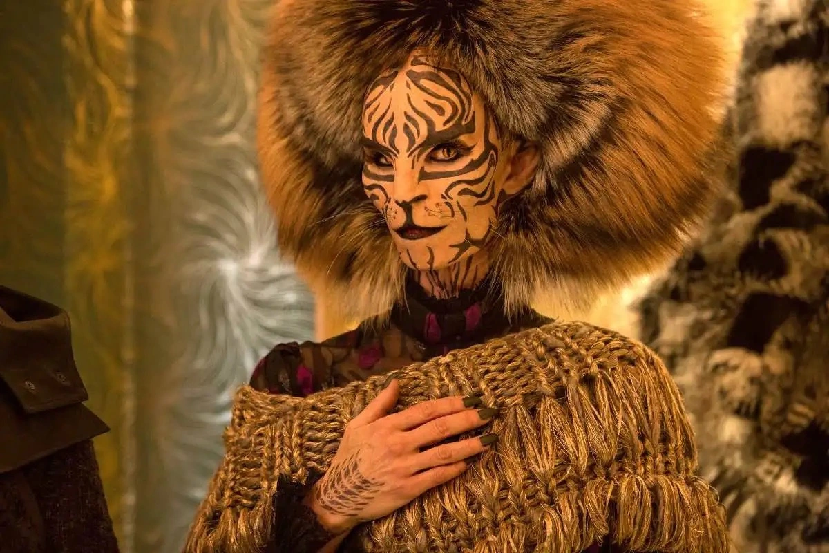 Tigris-in-Hunger-Games-Mockingjay-Part-2 Large.webp