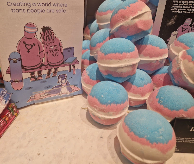 Tranny Bathbombs.webp