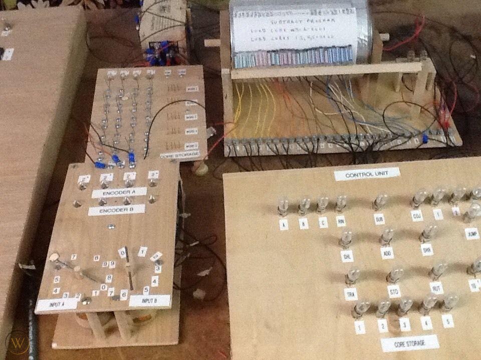 ultra-vintage-teaching-computer_1_4db75fb426dfb7d2d27e31d86ab6f133.jpg