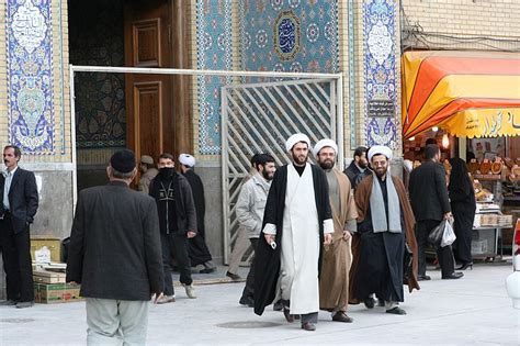 Mullahs-in-Qom-Iran-image-via-Wikipedia.jpg