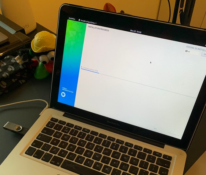 macbook.jpeg