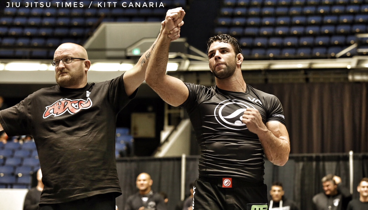www.jiujitsutimes.com