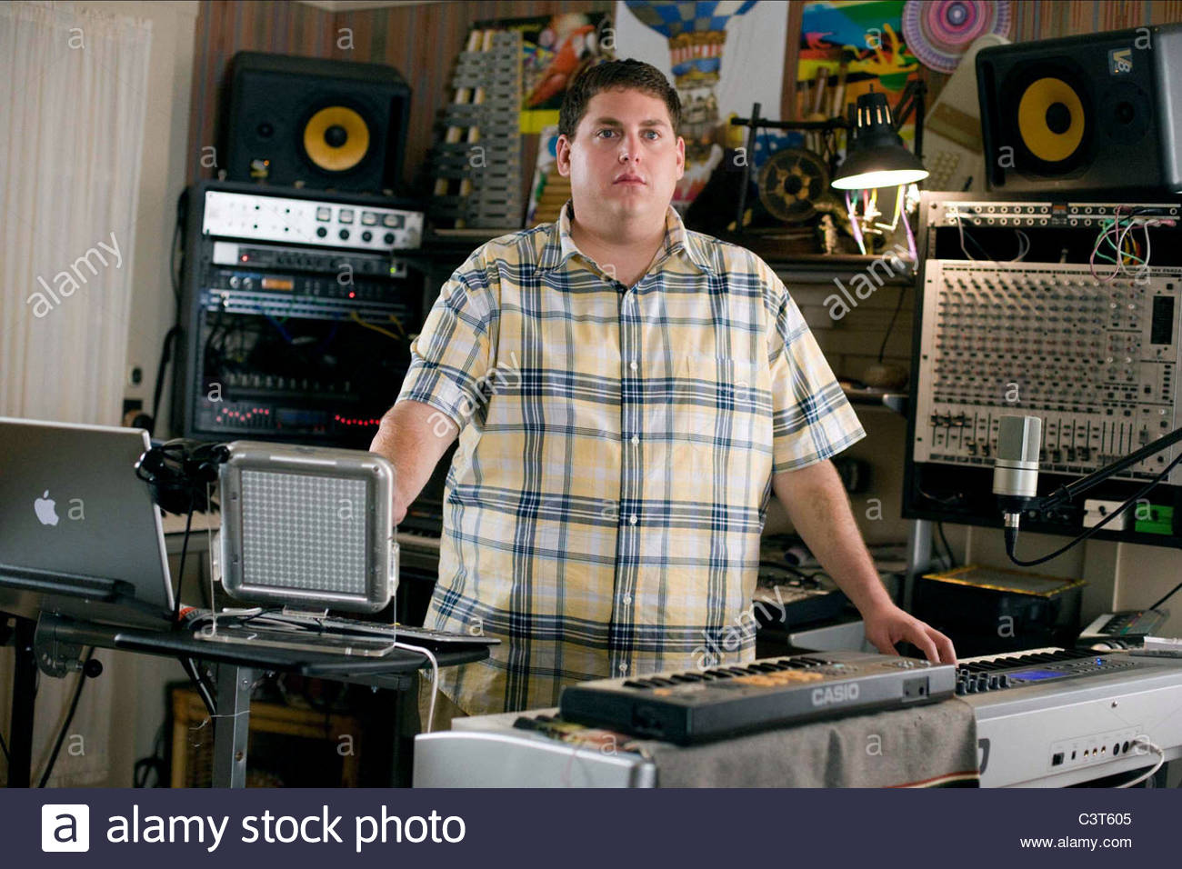 jonah-hill-cyrus-2010-C3T605.jpg